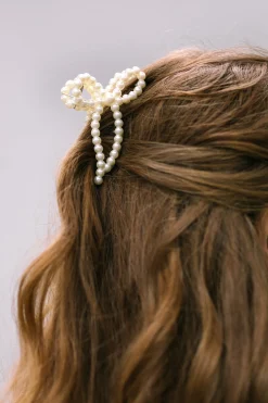 Cindy Pearl Bow Claw Clip