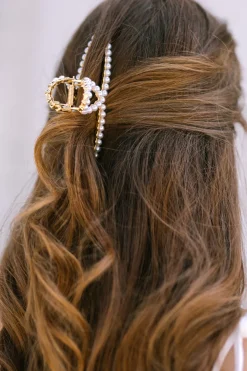 Cynthia Pearl Claw Clip