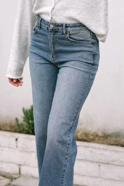 Robbie Straight Leg Jeans